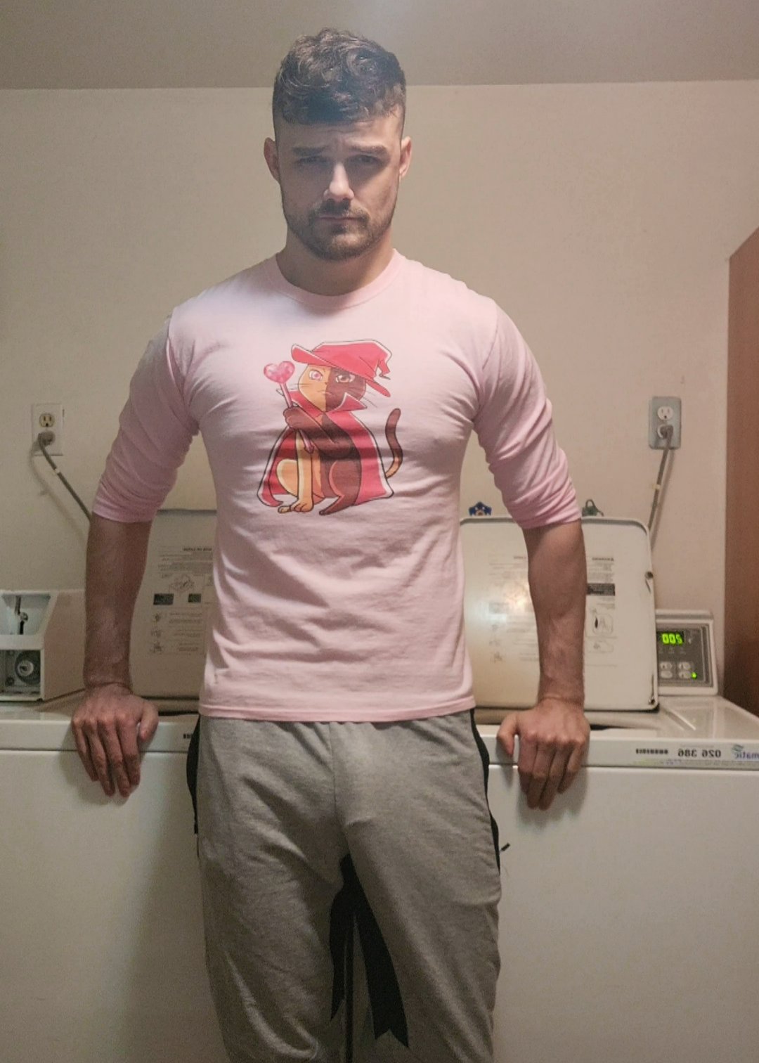 Hazlanz on X: Just a Canadian gay guy doin some laundry ☺ Wanna help? #gay  #gaycanadian #needy t.coPhSpFKQ5U5  X