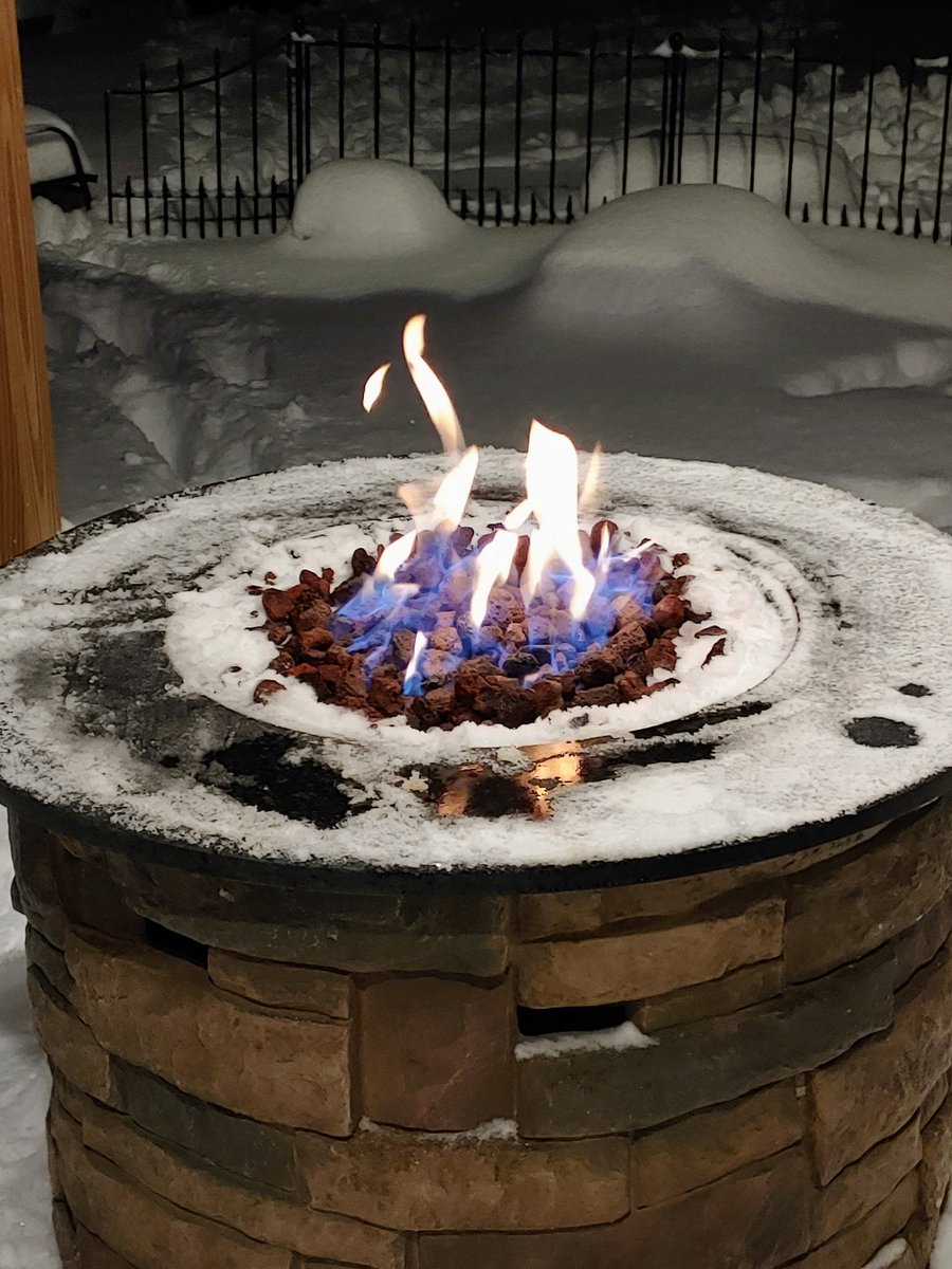 KJisms's tweet image. Snow and fire. #MaineLife #ImagesByKJ