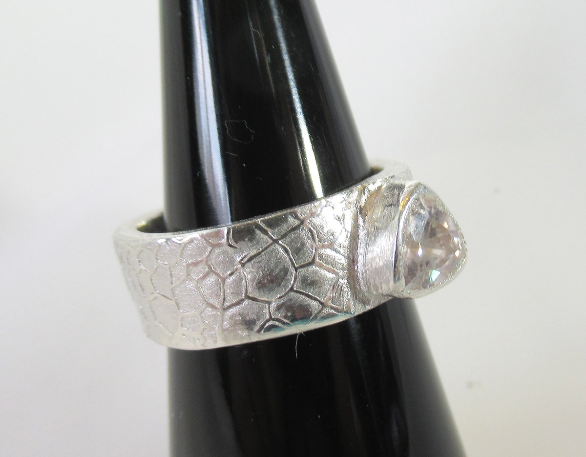 CarolSchmauder's tweet image. Hand created, 99.9% Pure Silver Wide Band w/7 mm Trilliant CZ, Size 7 Wedding Band w/CZ etsy.me/3Zo4AdT via @Etsy.  #weddingring #CZring #puresilverring #finesilverring #shopetsy
