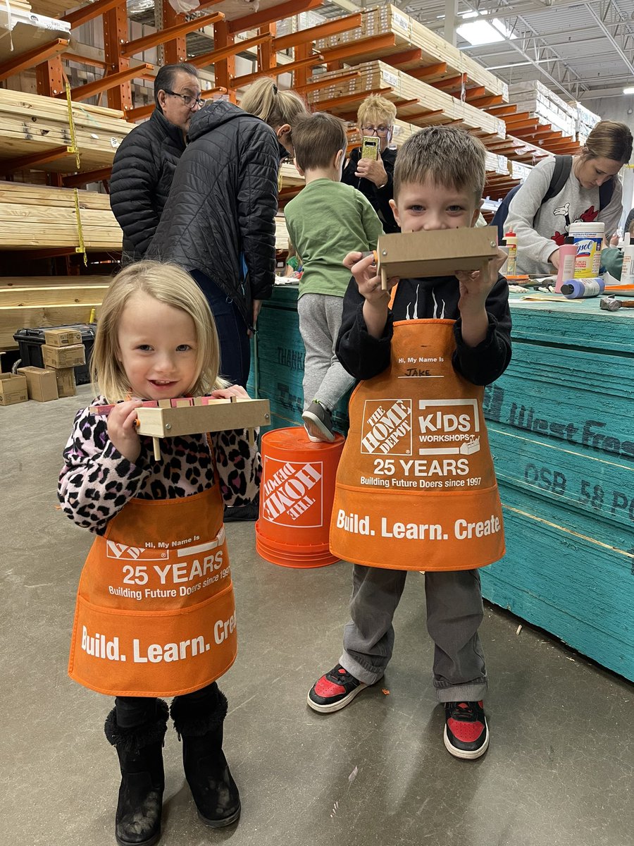 Kids workshop was a major success. WE RAN OUT OF APRONS AND KITS!!!!! More than 160 kids! #kidsworkshop #thehomedepot #doingmoreforourcommunity