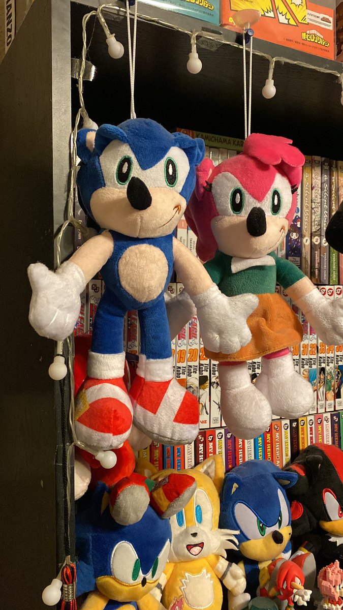 BasuraLeche's tweet photo. Obligatory SonAmy dump of silly random stuff I have LMAO😙💙💖 https://t.co/LqBGHH8622