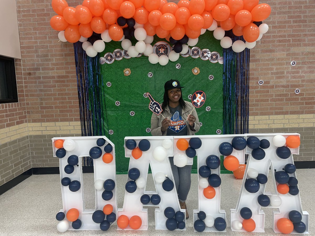 sfagurl2005's tweet image. Wow! What a GAME ⚾️ #DataSeries @HISD_Assessment @JohnKimAP4U @CodwellES 🏆🥇