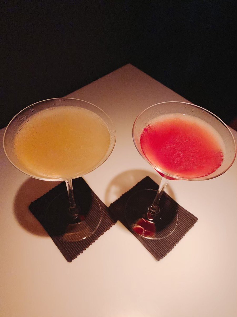 頭好痛᪤ࡇ᪤
醒來發現沒有衣服也沒有關燈
我到底怎麼睡著的