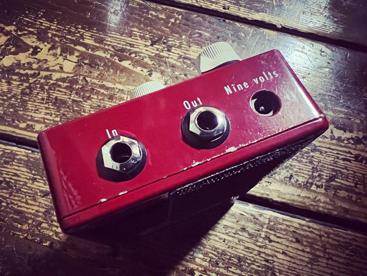 efmaniac's tweet image. KLON KTR

久々に弾いたけど、デカいCentaurより個人的には好きかも

持っていたのに売ってしまったのが悔やまれる…

T氏、機材提供ありがとうございます😊

#エフェクター
#klon 
#ktr