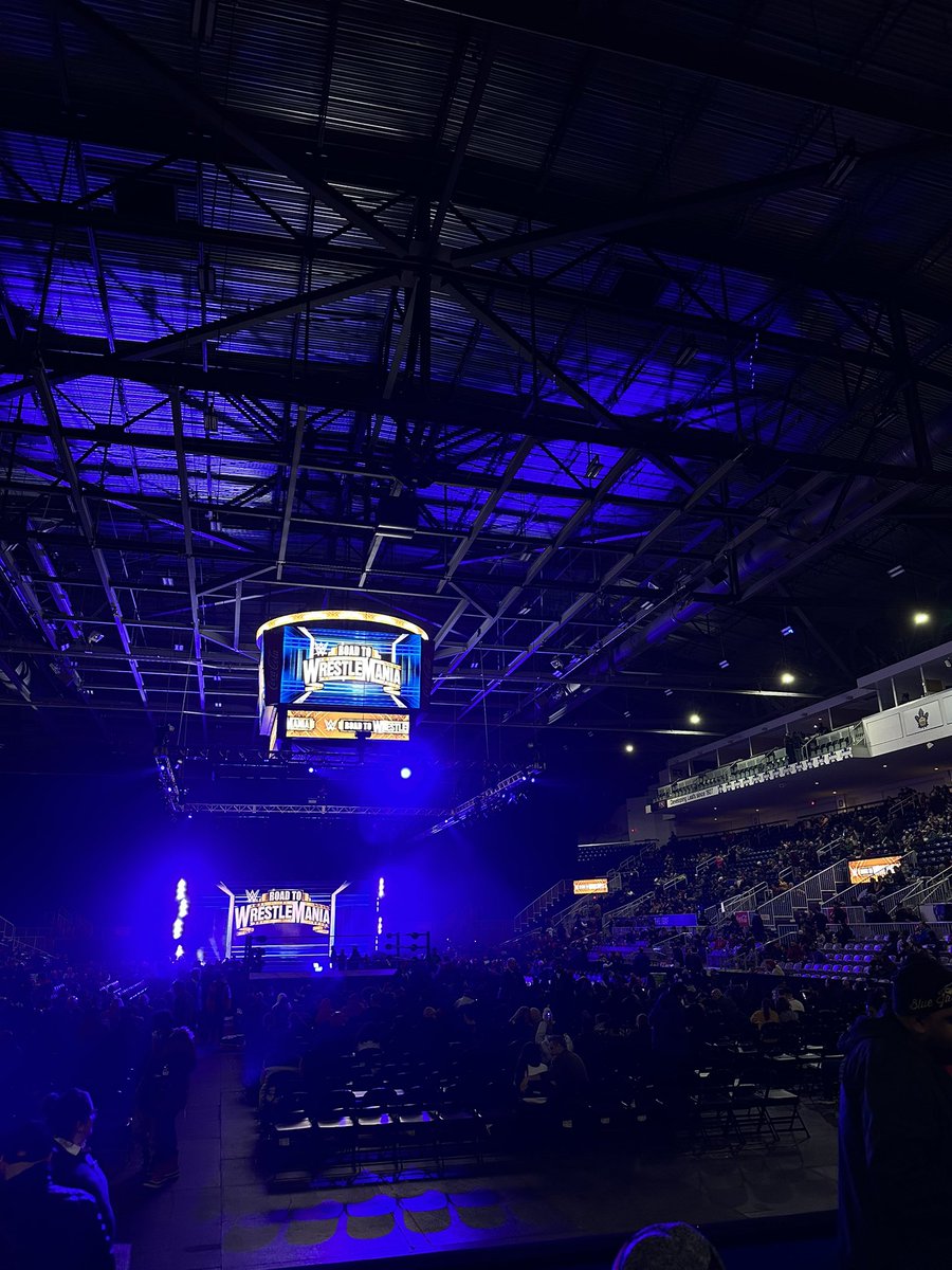 rstdmlkteapapi's tweet photo. LETSSSS GOOOOOO PARENTS NIGHT OUT #WWETORONTO https://t.co/ISc8fcXvF5
