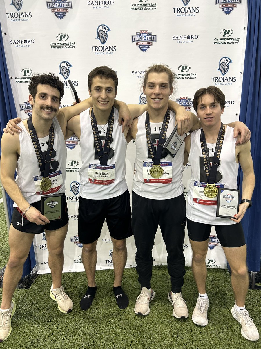 Men's Distance Medley Relay (Accurso, Caplinger, Rogge and Mannella) takes home 5th place with a time of 10:09.85!

<a href="/ravenathletics/">Raven Athletics</a> 

#AllAmericanStatus

Go Ravens!!!
