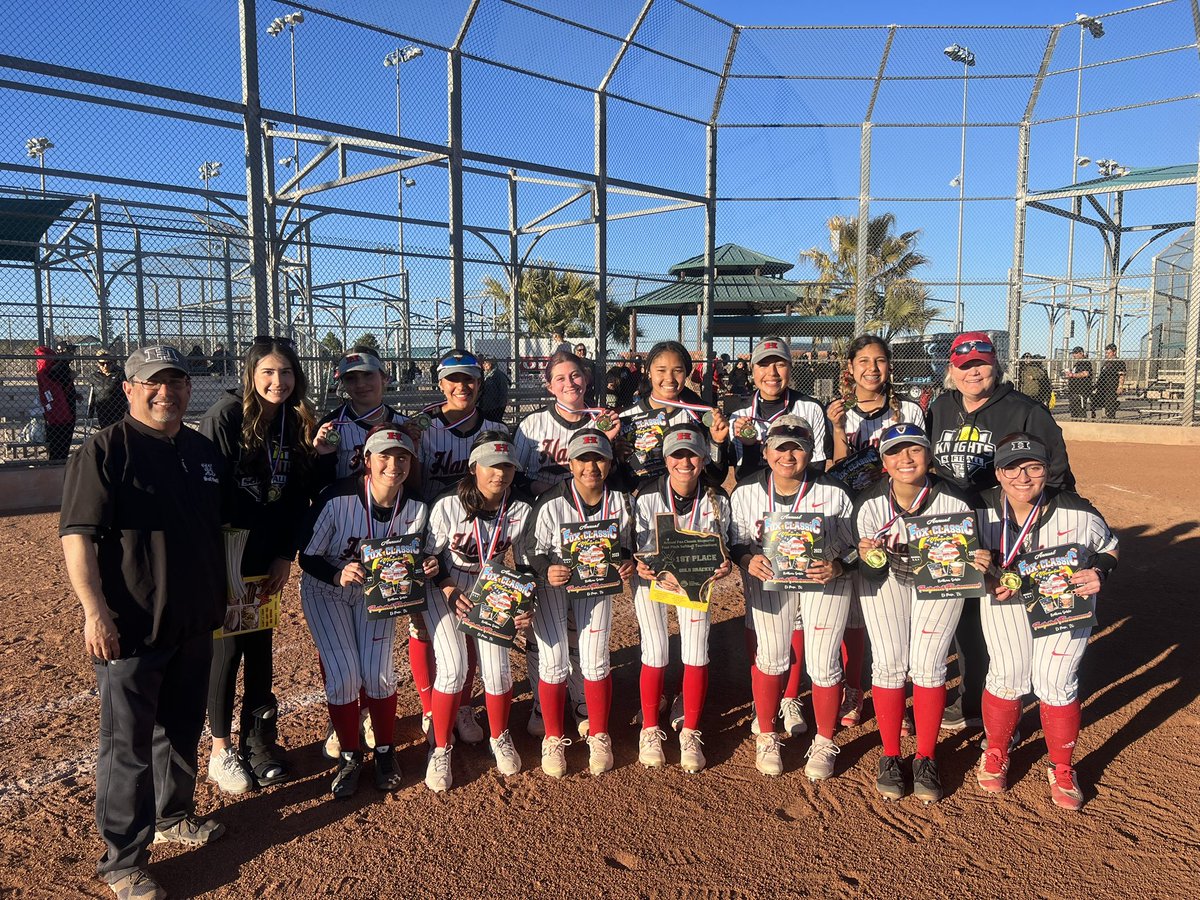 HanksSBBooster's tweet photo. Congratulations @HanksSoftball winning the Fox Country Classic Gold Bracket going 5-0 out scoring their opponents 32-2!! @Coach_Veliz @RCadena2001LTD @JMHanksHigh @EPFastpitch915 https://t.co/Pu0Knpv7wG