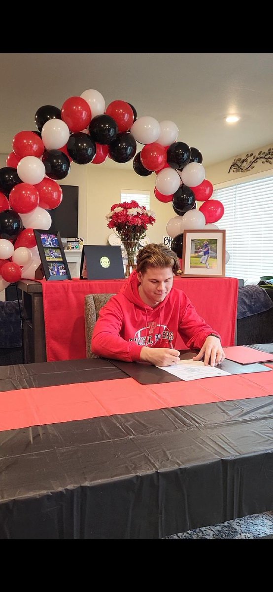 _Brandon_Racz's tweet image. Officially Official.😌 #Committed #commitment #boxers @Boxer_Football