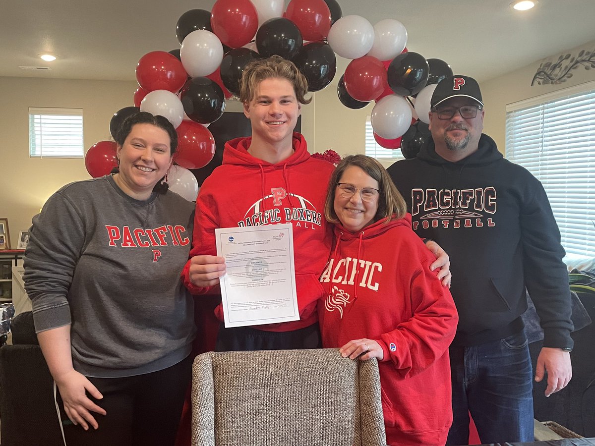 _Brandon_Racz's tweet image. Officially Official.😌 #Committed #commitment #boxers @Boxer_Football