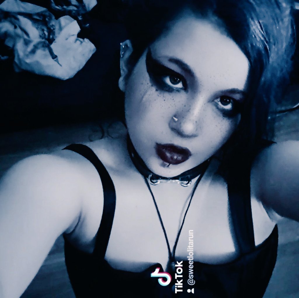 🖤🦇 #gothgirls #gothic #goth #gothromantic #alt #alternative #alternativegirl