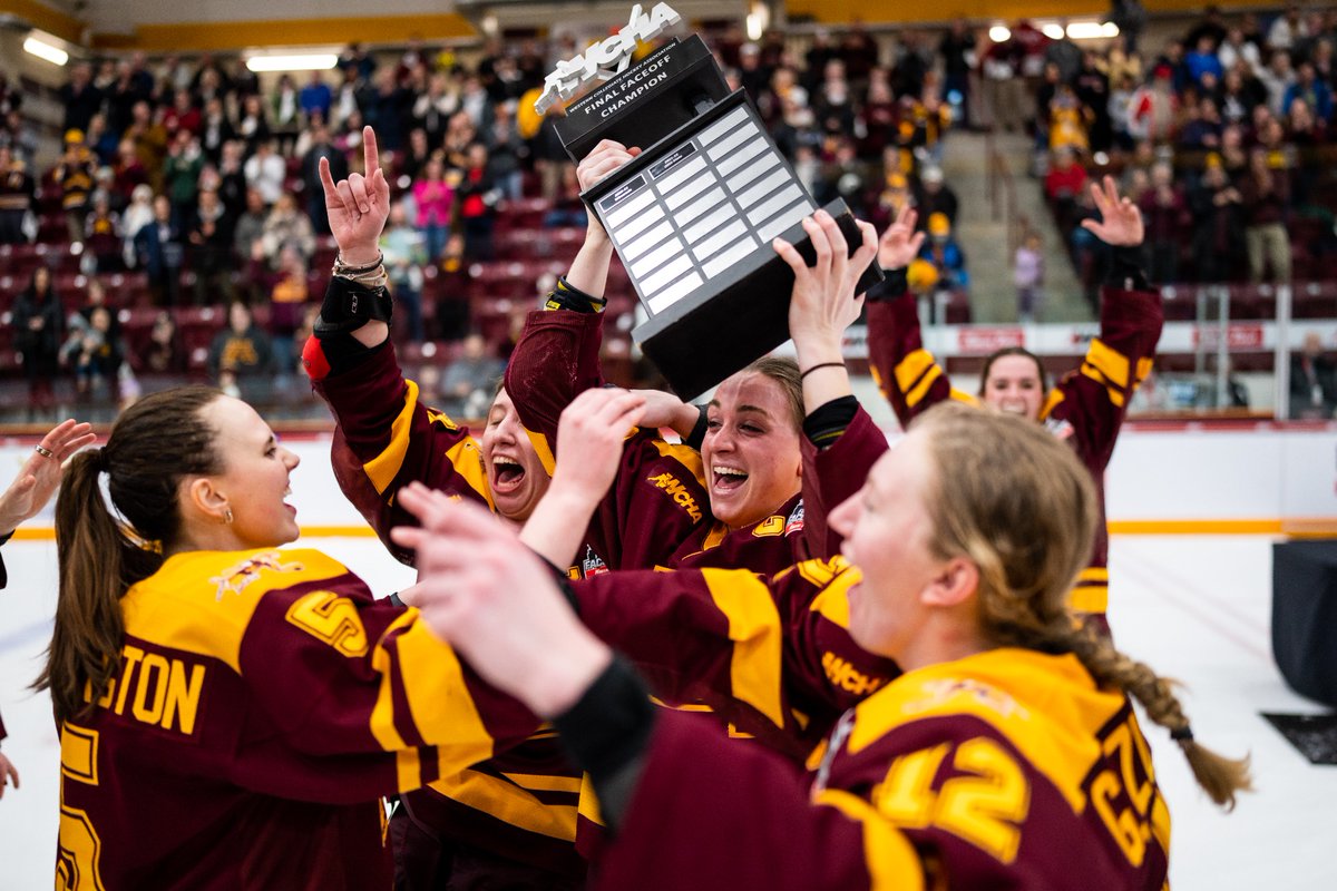 Minnesota Women's Hockey on Twitter "The SCENES"