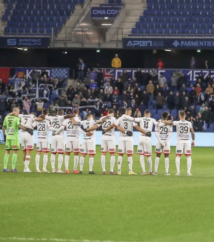 Bryanmoreirag7's tweet photo. Main dans la main , ensemble on le fera 🖤🧡♥️ #BR https://t.co/V0pUh6hPfo