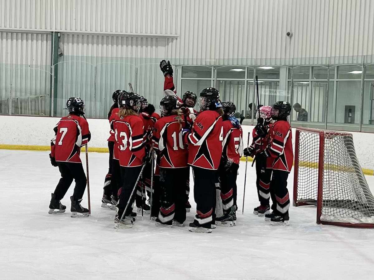 SPRA_Ringette's tweet image. Big win for u14 FLASH today - and off to SGV tomorrow - 💥 #GoFLASH 💥