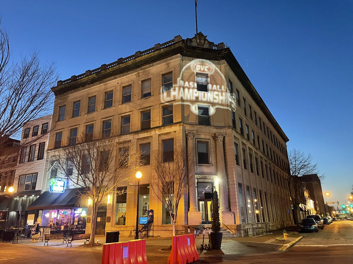 TTellitocci's tweet image. One last @OVCSports Basketball Championship game from the @TheFordCenter in Evansville! #OVCit #OVCTourney