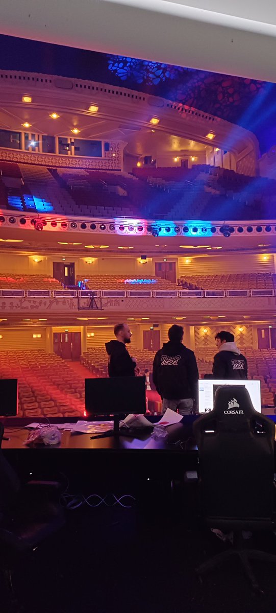 Paris so cool!!! &lt;3333 ^_^