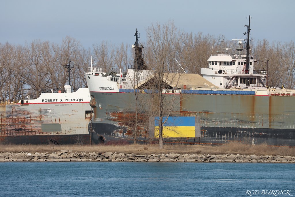 RodBurdick's tweet photo. Winter lay-up, Sarnia (Point Edward) - February 20, 2023
#robertspierson #kaministiqua #michipicoten #stclairriver #boatnerd #greatlakes #sarniaontario #rloginc #lowerlakestowing https://t.co/RBOHWrbx0v
