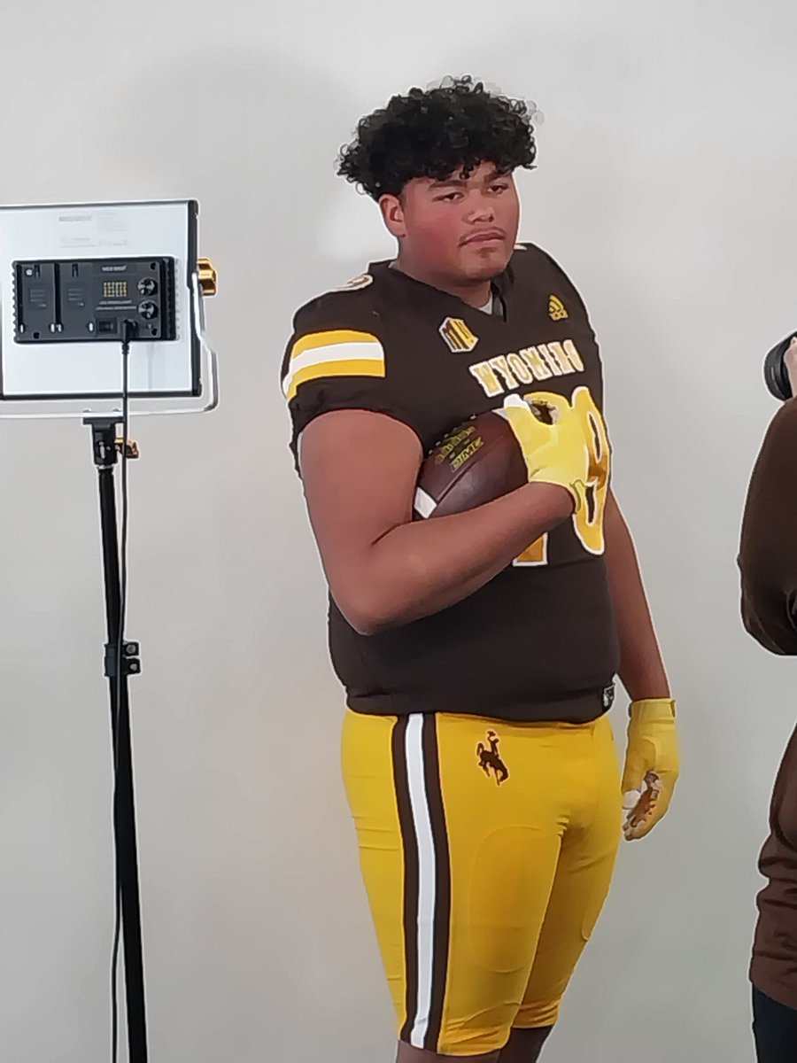 Montrey Strickland (@montreystrick) on Twitter photo Thank you <a href="/wyo_football/">Wyoming Cowboy Football</a> for the visit, I had a great time meeting all the coaches and learning about Wyoming Football @CoachTJLucas <a href="/CoachBHen/">Brian Hendricks</a> <a href="/WyoFBRecruiting/">Wyoming Football Recruiting</a> <a href="/CoachTripodi/">Coach Tripodi</a> <a href="/GHSdemons/">Golden High School</a> Thank you <a href="/wyo_football/">Wyoming Cowboy Football</a> for the visit, I had a great time meeting all the coaches and learning about Wyoming Football @CoachTJLucas <a href="/CoachBHen/">Brian Hendricks</a> <a href="/WyoFBRecruiting/">Wyoming Football Recruiting</a> <a href="/CoachTripodi/">Coach Tripodi</a> <a href="/GHSdemons/">Golden High School</a>