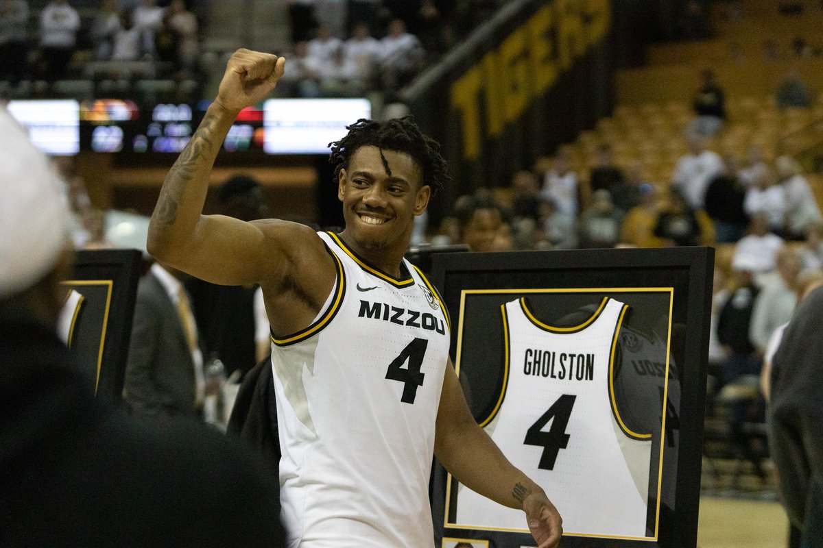 PowerMizzoucom's tweet photo. Some great #Mizzou senior day pics from @megfox129 https://t.co/otxnmidWID