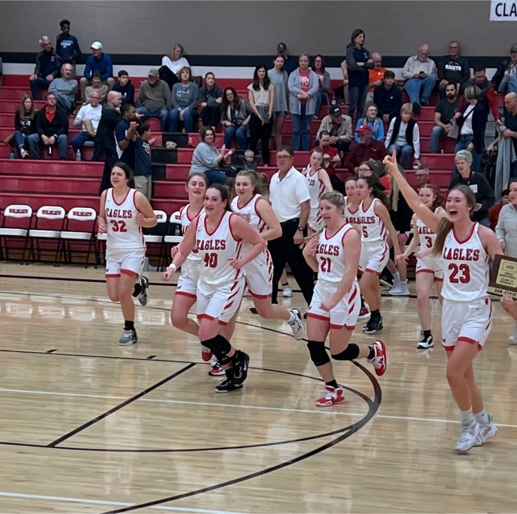usd331norwich's tweet photo. Norwich girls win 1-A D1 Substate hosted by Oxford defeating a scrappy Wichita Classical team 46-21 Earning the Eagles a berth at Dodge City next Wednesday at State!!! Congratulations 🦅!! #GoEagles https://t.co/5SgfCc0VIL