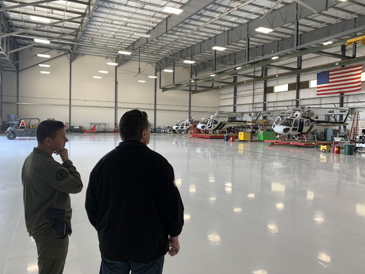 JayObernolte's tweet photo. I spent time at incident command to speak to our first responders about resources needed to dig out our mountain communities &amp; make our homes &amp; families safe. The state of emergency is helping, and I’ve asked President Biden to also stand ready for a federal disaster declaration. https://t.co/j22vOupWxc