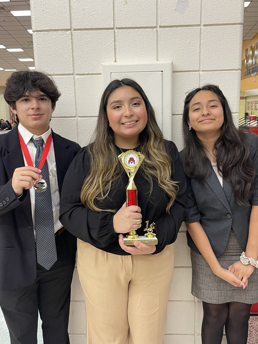 Congrats to @McSpeechDebate for placing in LD Debate at the La Joya UIL Pre District Meet. Itzel placed 10th, Daniel placed 5th, and Sofia placed 1st! <a href="/McHiPride/">Dr. Albert Canales</a> <a href="/Mchi_Yearbook/">McHiYearbook&News</a>