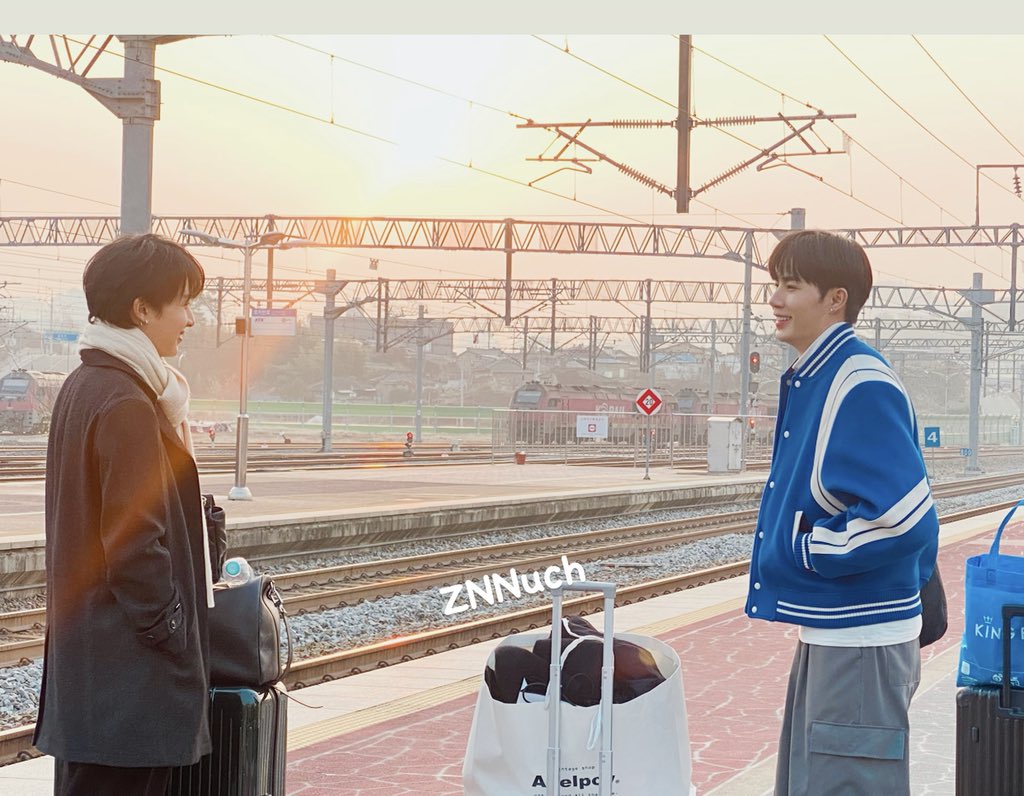 ZNNnuch's tweet photo. 🧡💙 #TaokaenoiZeeNunewDay3 https://t.co/hzaQ5wP6ei