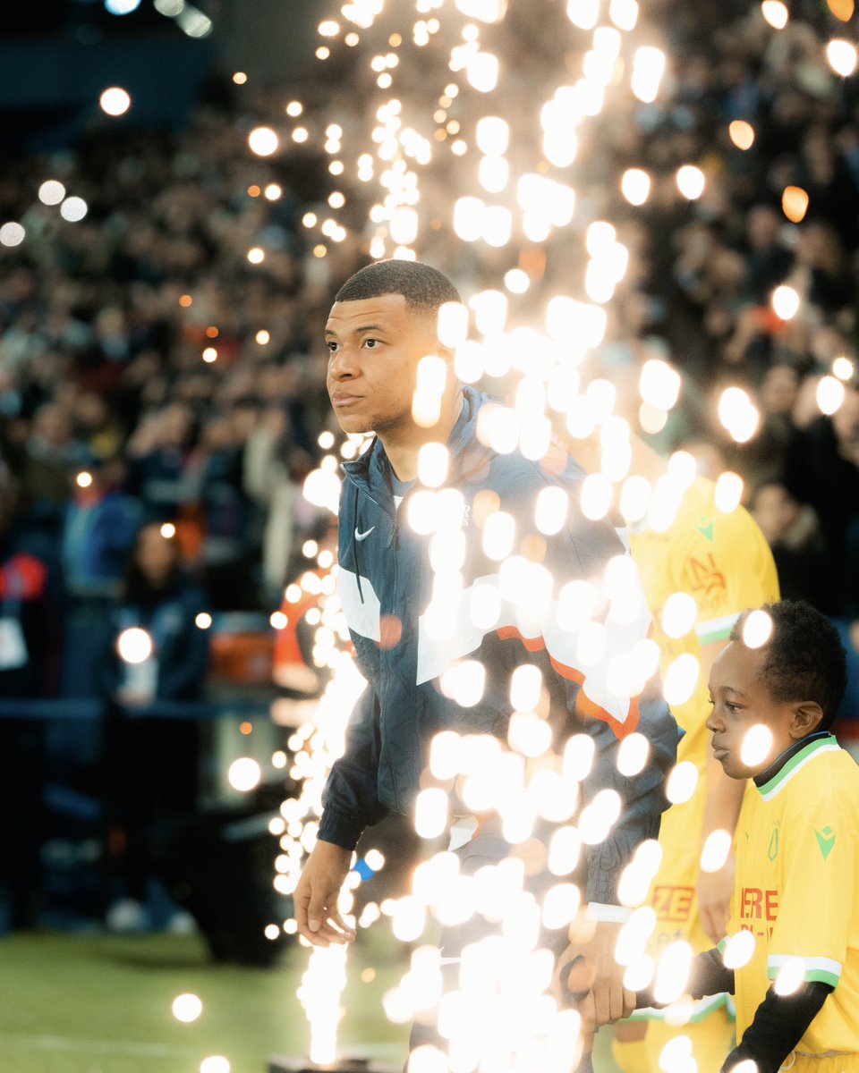 𝔅𝔬𝔯𝔫 ℜ𝔢𝔞𝔡𝔶 ✨💫

#Mbappe #PSG #NikeFC #WeAreParis #ICICESTPARIS #AllezParis #parissaintgermain #Football #Ligue1 #PSGFCN #KylianMbappe