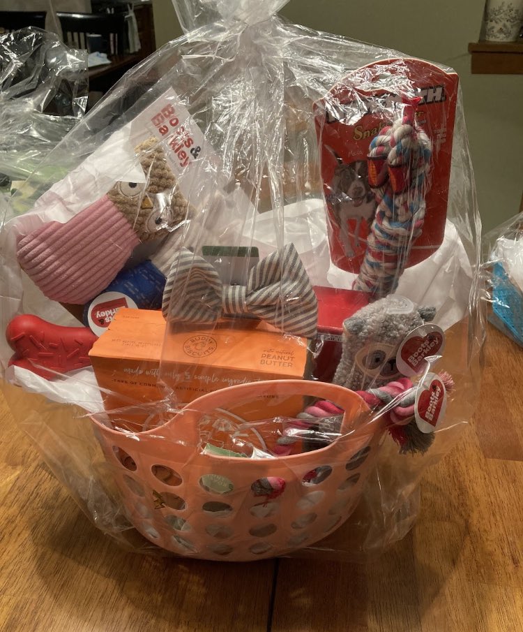 Blitz5148's tweet photo. Education Foundation of New Berlin is hosting the Toast the Education Beer and Wine Tasting Event! Generous local businesses have donated items to us to action off at this event to support our goals in learning and spreading STEM. Buy tickets at https://t.co/qf4uuZXJNl https://t.co/qCmUKzQLYr