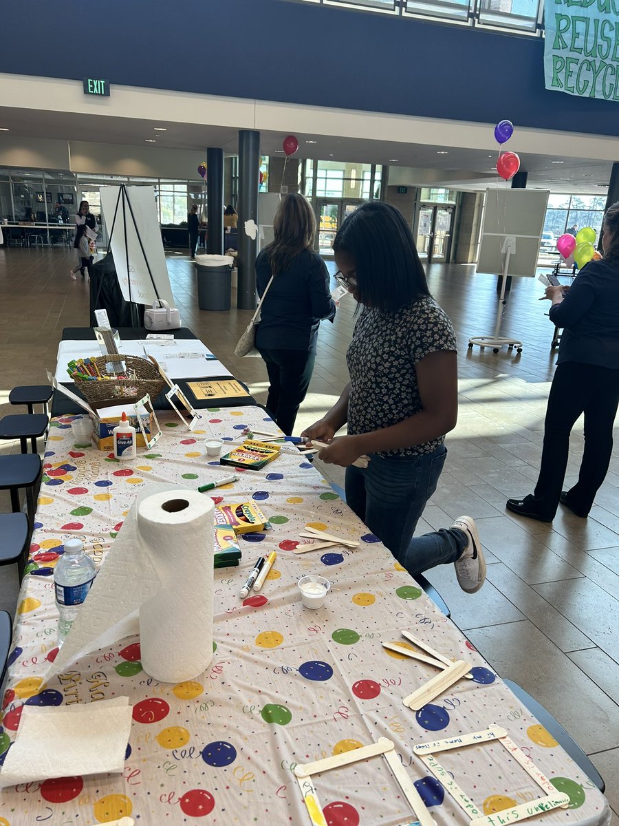 MsJamesKISD's tweet photo. The Early Learning Extravaganza! My @NitschKISD Knight volunteered at the @FamilyKisd table!
Service is a learned behavior—honored to continue the tradition of service on to my daughter. #generation2generation @KleinISD https://t.co/UKdVWGmaeU