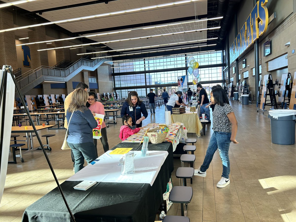 MsJamesKISD's tweet photo. The Early Learning Extravaganza! My @NitschKISD Knight volunteered at the @FamilyKisd table!
Service is a learned behavior—honored to continue the tradition of service on to my daughter. #generation2generation @KleinISD https://t.co/UKdVWGmaeU
