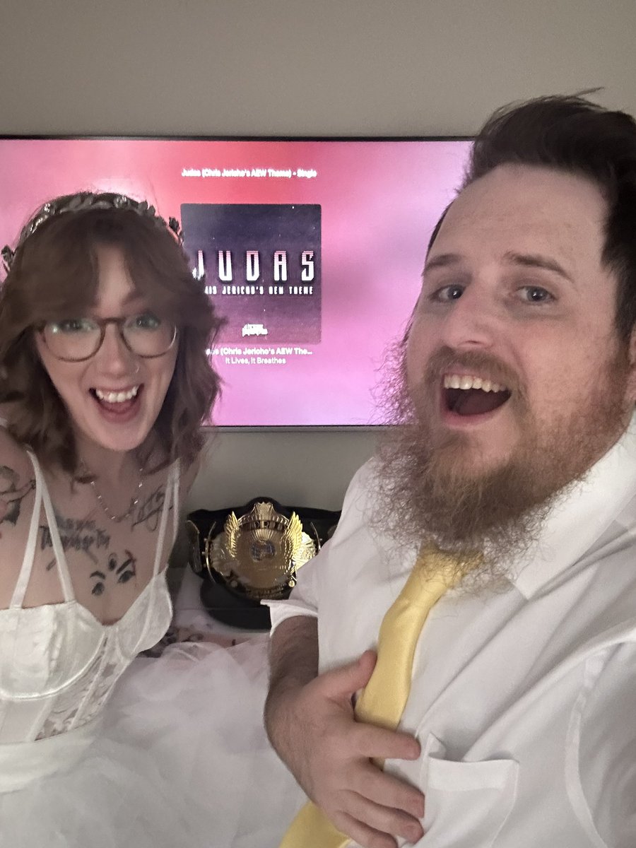 johnbarta's tweet image. .@IAmJericho me and @The_Real_Editor got married tonight! Just a small family thing. She wanted to dance and sing to Judas when we got home so we had to!