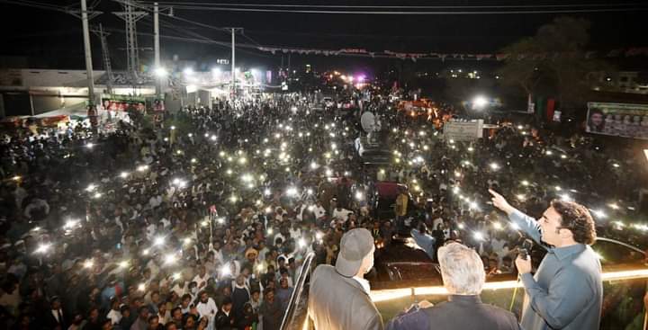 RazaDharijo's tweet image. Mian Chanu ❤️🖤💚🙏

#AwamiMarch 2022