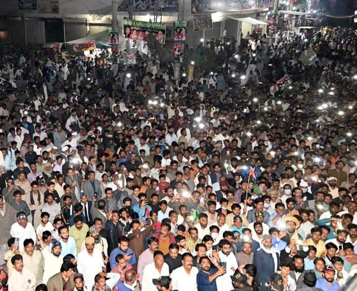 RazaDharijo's tweet image. Mian Chanu ❤️🖤💚🙏

#AwamiMarch 2022