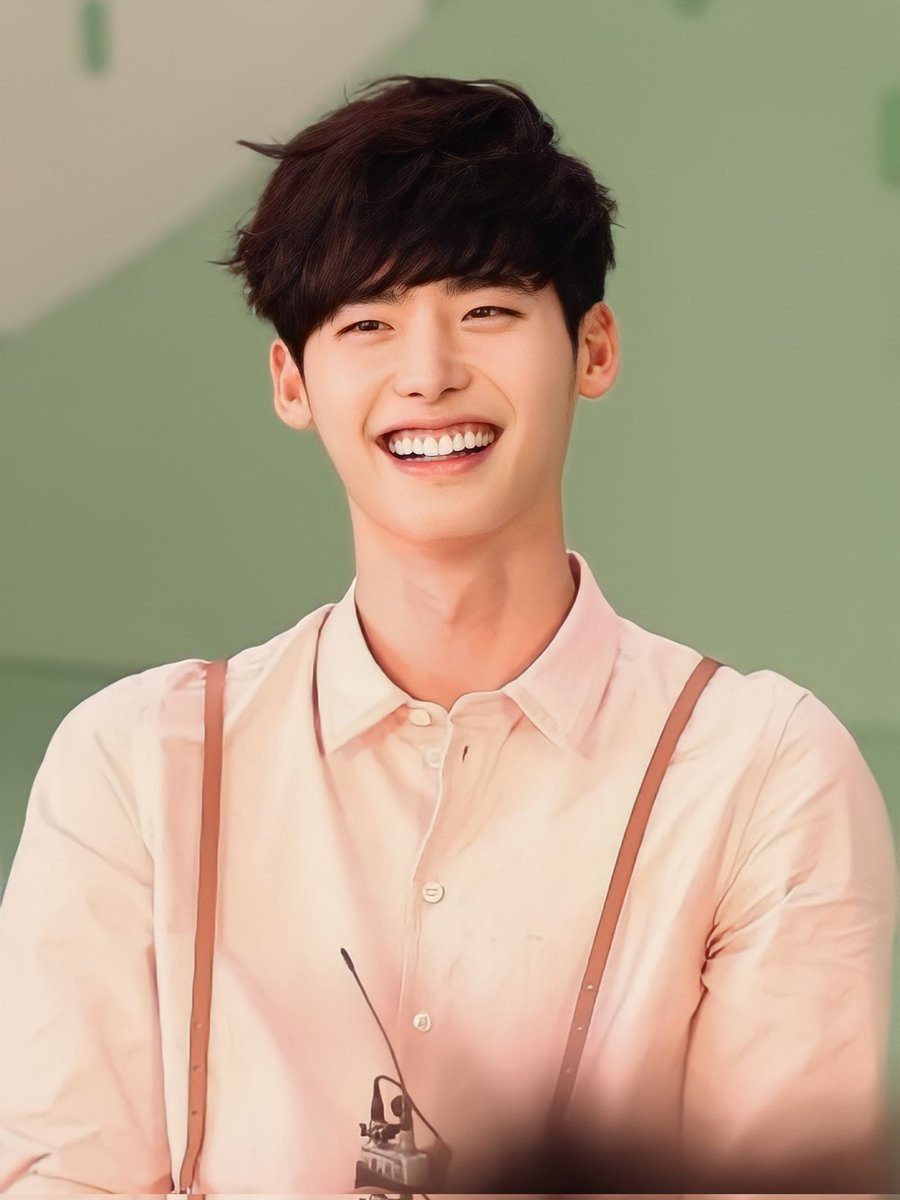 MyLeeJongSuk2's tweet photo. the smile that change my world, it's powerful and make positivity impact to everyone😊😘

We miss  #LeeJongSuk so much😭 https://t.co/qOsA9tZBrS