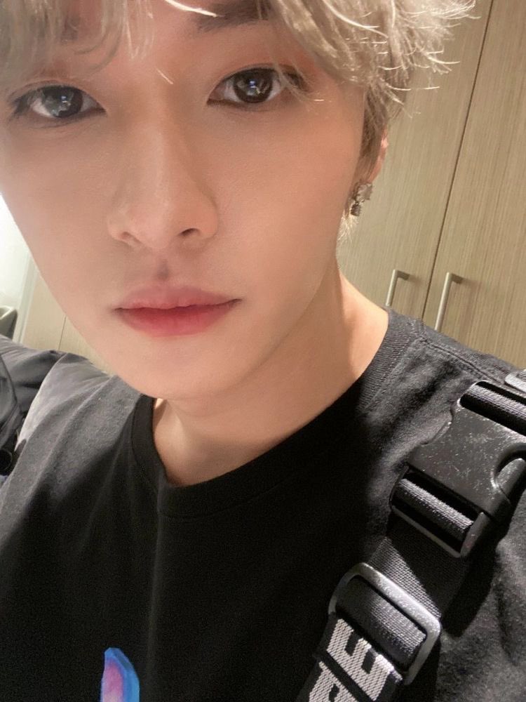 Soonie Unit soonie is so lee know ?!? i can’t explain it BUT YOU CAN SEE IT