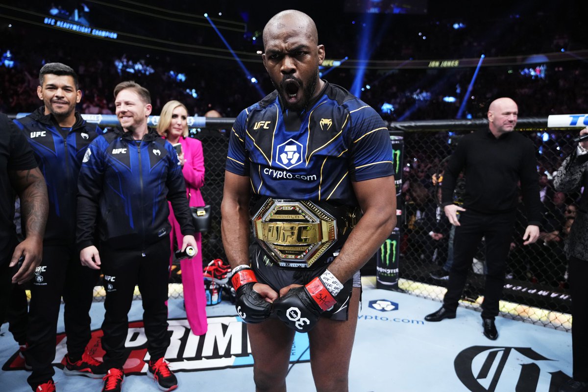 MMAFighting's tweet photo. Jon Jones submits Ciryl Gane in lightning quick fashion to claim heavyweight title in UFC 285 main event (@DamonMartin) https://t.co/EqKeYqKVlG https://t.co/usjlOocQVb