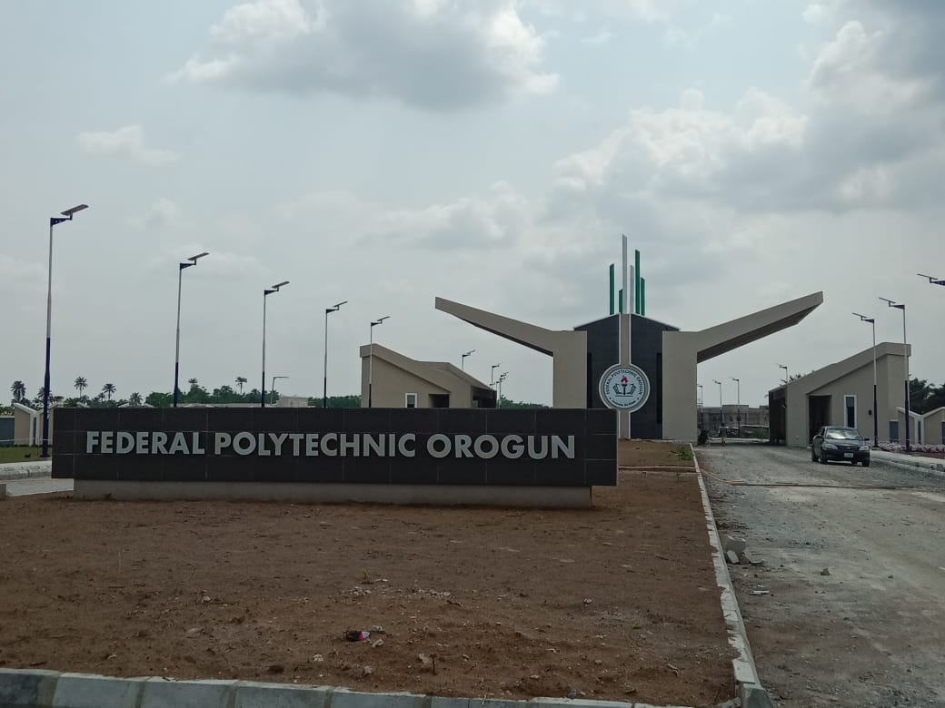 theoonojeghen's tweet photo. FEDERAL POLYTECHNIC OROGUN, DELTA STATE

This is the Federal Polytechnic Orogun, Delta State, where academic activities will soon start.

NIGER DELTA TODAY team visited the site...

#orogun #orogunpoly #ovieomoagege
#deltastate #ughelli #nigeria #federalpolytechnicorogun https://t.co/ArDRTDOIsV