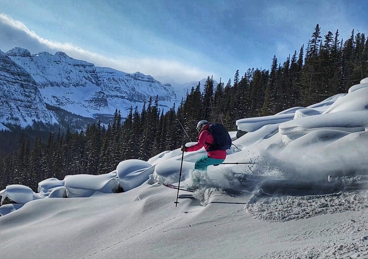 NikosStraub's tweet image. Backcountry touring day with a few pillows. #skiing #splitboarding #yyc #banff #WINTER