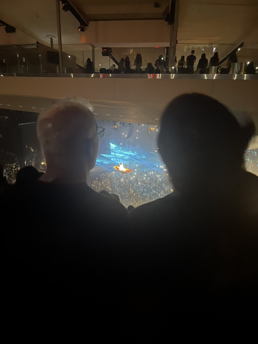seeing a dad and son watch sza float in a boat above the crowd enjoying the music together WITH SZA TEESHIRTS ON…….crying