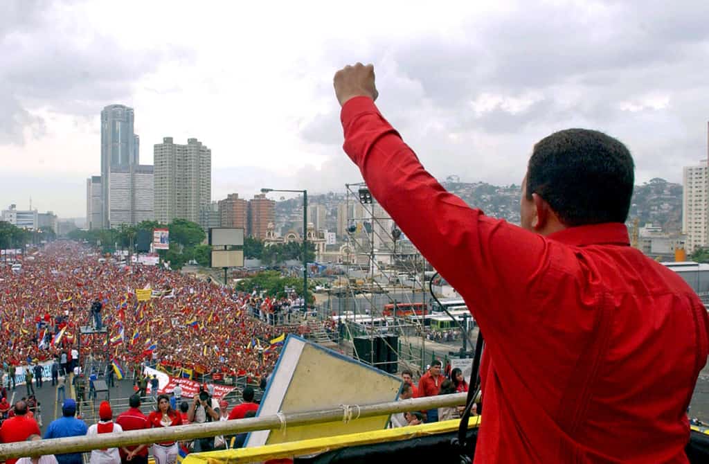 El Comandante Hugo Chávez, gran defensor de los derechos de la humanidad... Hoy conmemoramos 10 años de su siembra reiteremos el apoyo  al proceso revolucionario y a la defensa de la Patria🇻🇪  porque #YoSoyChávez
<a href="/NicolasMaduro/">Nicolás Maduro</a> 
<a href="/WBenavides_MRT/">Williams Benavides</a>