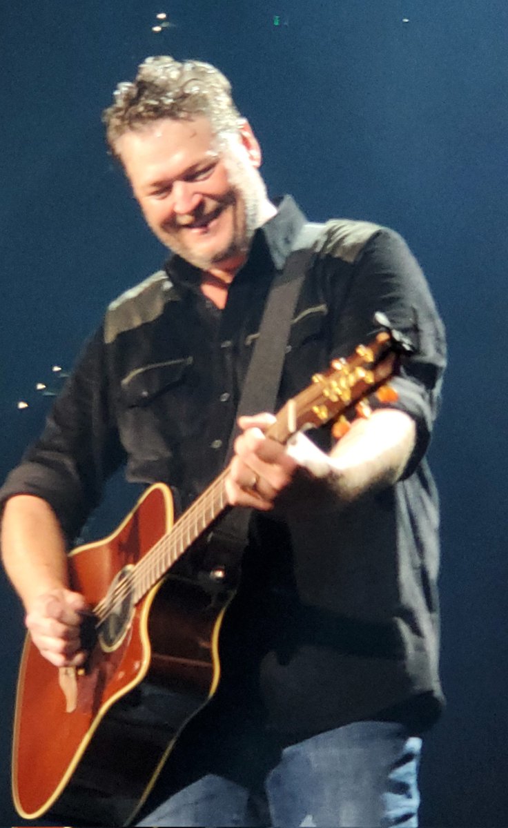 SusanTFor's tweet photo. Hadn't seen @blakeshelton since February 2020 but worth the wait!! Show was incredible #BStampa #BackToTheHonkyTonk https://t.co/WmRXJjxPBi