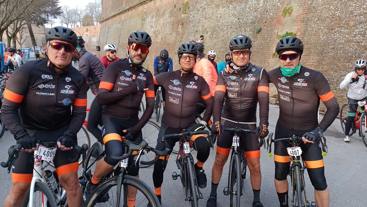 bike_asd's tweet photo. #gfstradebianche pronti https://t.co/bdHrYFlIqZ