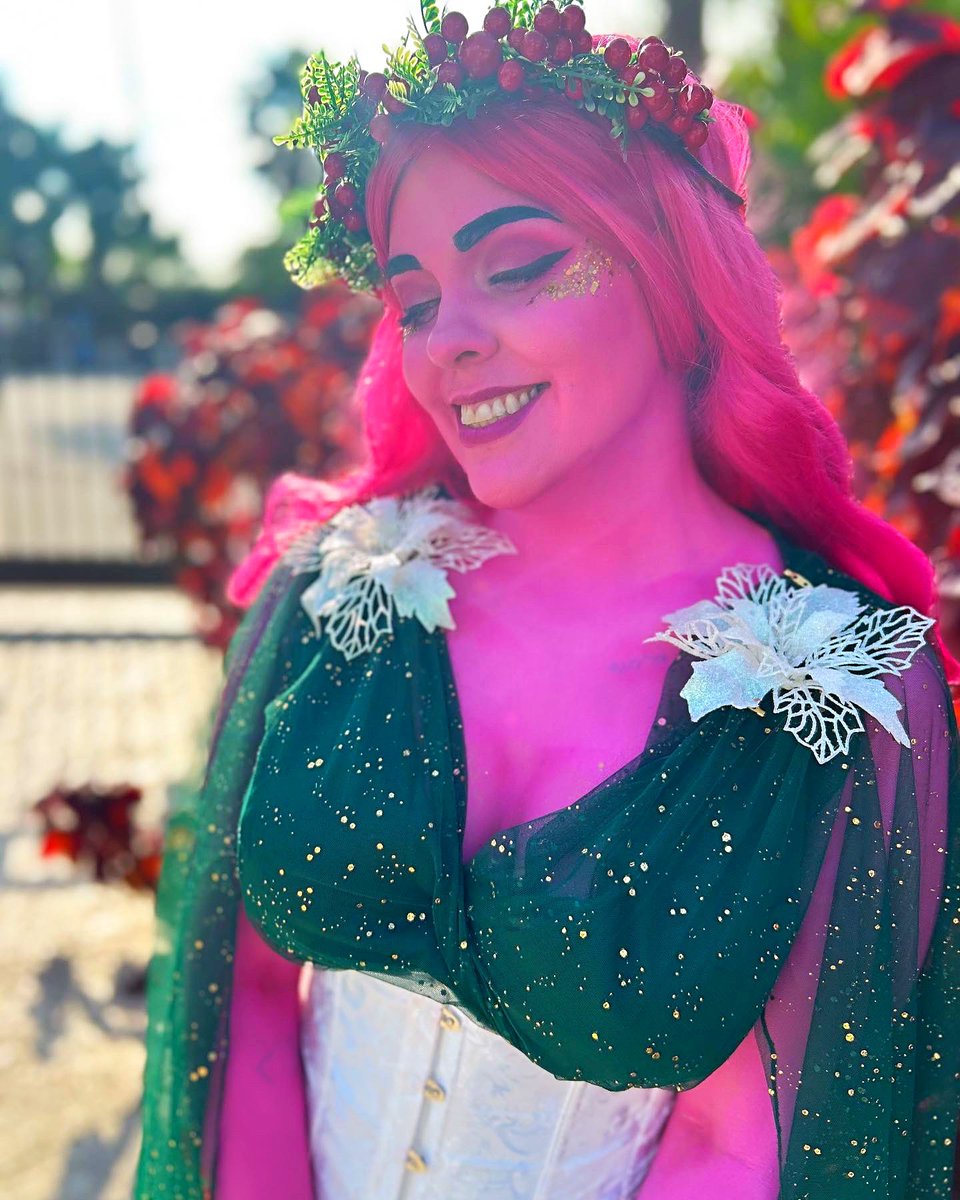shortcake_bunn's tweet image. When we’re together I have all I wish. 💖 

Lore Olympus by @used_bandaid  
Photo taken by @polychromaticos at #HolidayMatsuri 

#holmat2022 #holmat #loreolympus #persephone