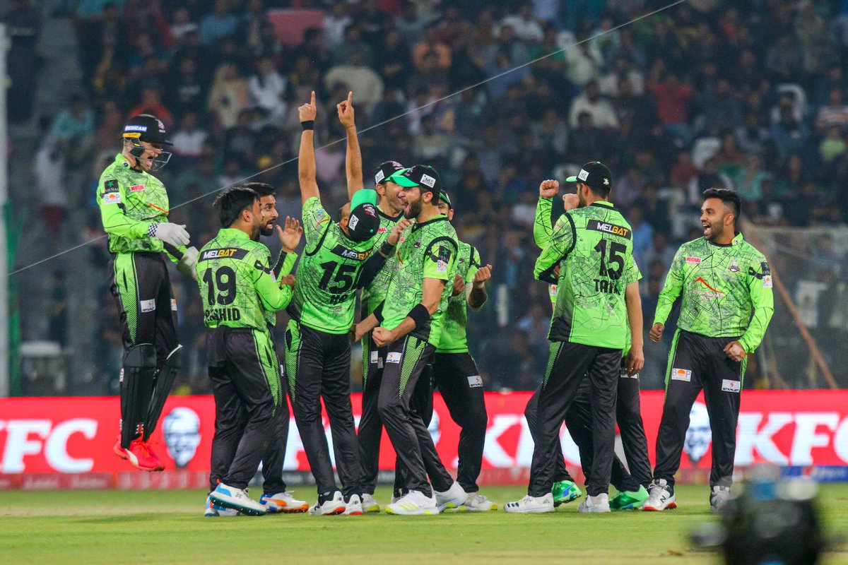iShaheenAfridi's tweet photo. My incredible team and an even better support in Lahore throughout. We are off to Pindi and expecting the same atmosphere there as well. See you all soon. 💚
#QalandarHum https://t.co/5j7SsVnti2