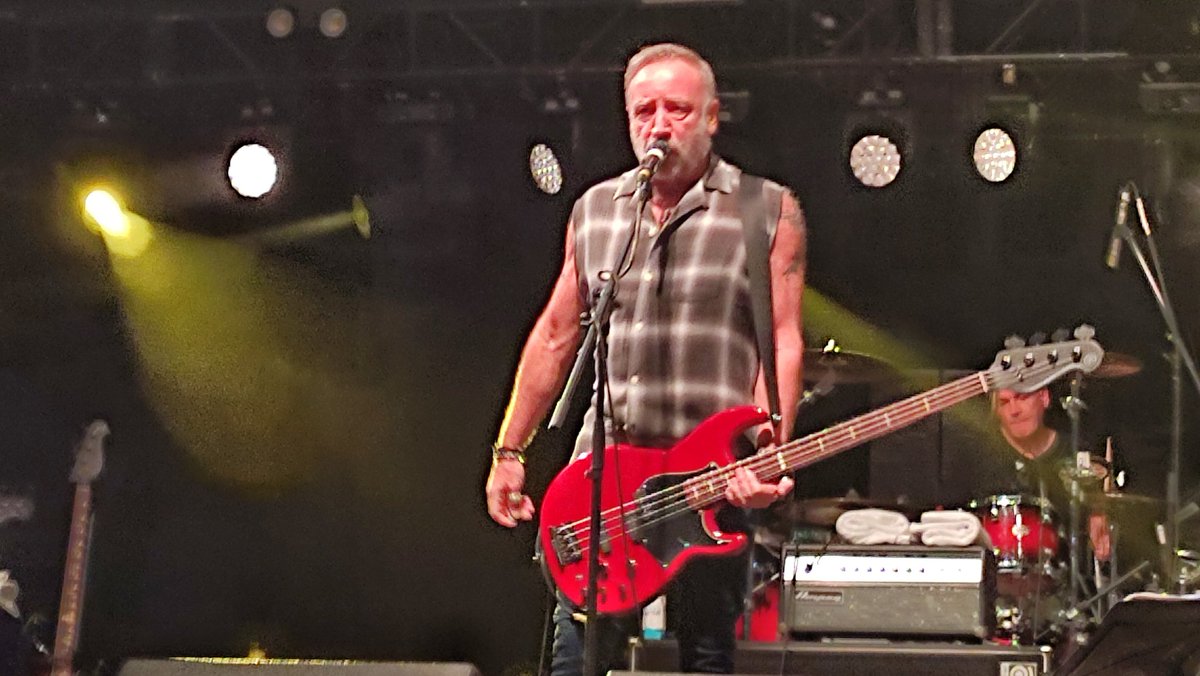 hambrosiovh's tweet photo. @peterhook México 2023 https://t.co/WIiPoMaJal
