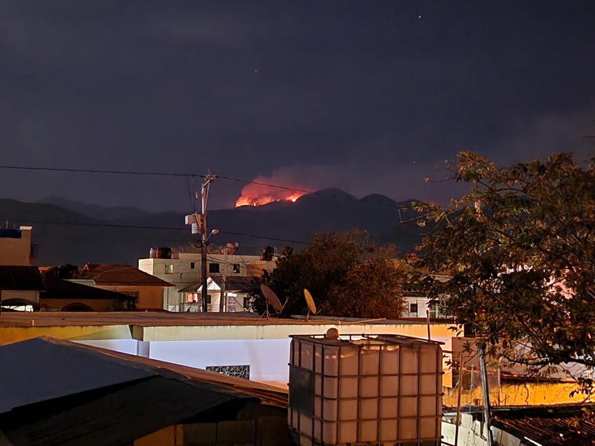 sergiocarlo's tweet photo. 20:30 HOY - CONSTANZA
.
Tranquilos. Medio Ambiente dice tener todo controlado. https://t.co/2OQ6kB57Zu