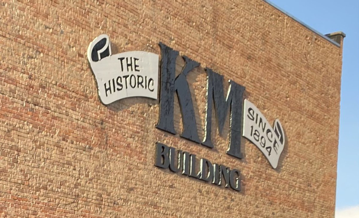 At historic #KMBuilding in #Kalispell.  Solid eats at the @thekmbar.  I here the @mercantilesteak ain’t bad either.

<a href="/CityofKalispell/">City of Kalispell</a> <a href="/Visit_Kalispell/">Discover Kalispell</a>