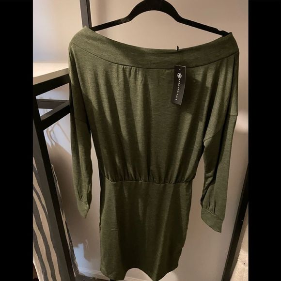 olsenlaura55's tweet photo. So good I had to share! Check out all the items I'm loving on @Poshmarkapp #poshmark #fashion #style #shopmycloset #karaandkate: https://t.co/ajzXewXZ4Q https://t.co/P2gAOu9YyK