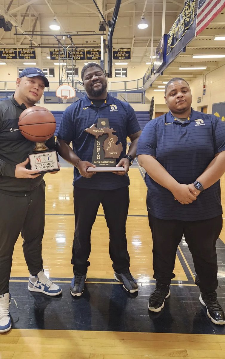 TERRELLBEVELLE's tweet photo. Congratulations to @CoachJayShake  and the rest of the team on district chaps well deserved!!!!! Seeing some of my 3 favorite mentors smile is great 🥲 https://t.co/qI4Od8TX1L