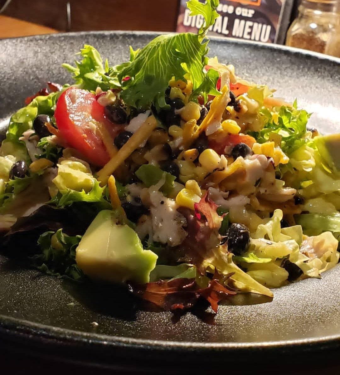 RoroandIsaac's tweet photo. This grilled chicken salad (w/๐ฅ๐) was ALL THAT! ๐๐พ
#grilledchickensalad #avocado #tap42 #healthyoptions #food #foodie #goodtimes #weekend #motivation https://t.co/ifkhoQjZfC